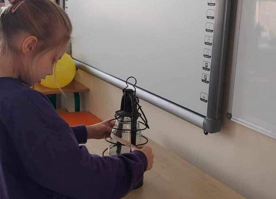 Grafika 27: Uczniowie klasy IVB poznali warsztat pracy historyka