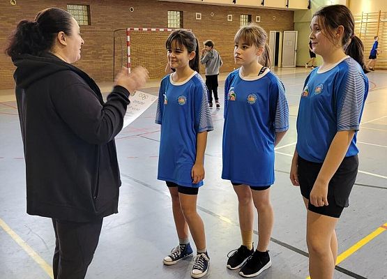 Grafika 4:  III miejsce w powiecie drużyny dziewcząt starszych SP Wicko w rozgrywkach koszykowych!