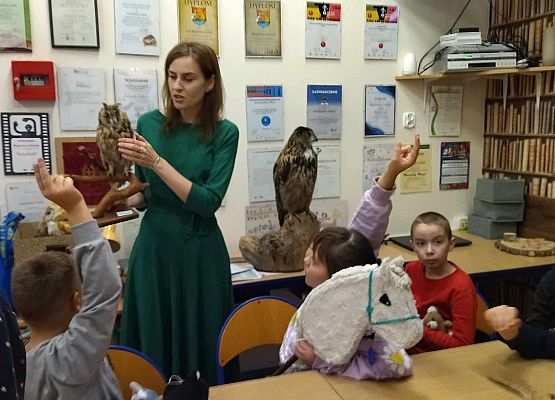 Grafika 9: Ekologiczne i przyrodnicze obchody Dnia Pluszowego Misia w Bibliotece Szkolnej w Wicku