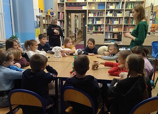 Grafika 15: Ekologiczne i przyrodnicze obchody Dnia Pluszowego Misia w Bibliotece Szkolnej w Wicku