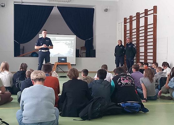 Grafika 3: Spotkanie z policjantami, 29.11.2023