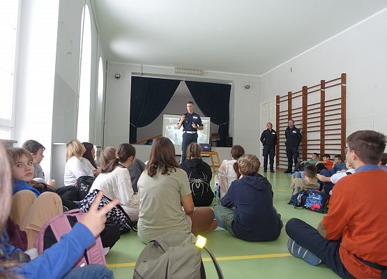 Grafika 7: Spotkanie z policjantami, 29.11.2023