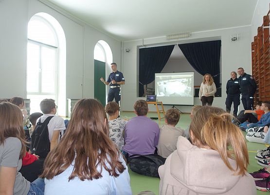 Grafika 8: Spotkanie z policjantami, 29.11.2023