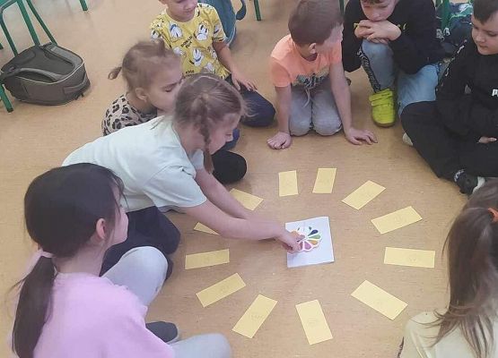 Grafika 18: Andrzejki w klasie IIA