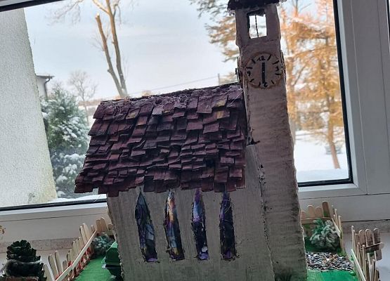 Grafika 2: Zofia Szmyd, Liliana Czech i Zuzanna Bikowska biorą udział w konkursie PCEw Lęborku "Każdy budować może"