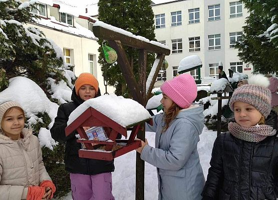 Grafika 5: Nasi uczniowie odwiedzili Ptasie Miasteczko przed szkołą