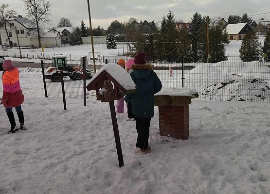 Grafika 9: Nasi uczniowie odwiedzili Ptasie Miasteczko przed szkołą