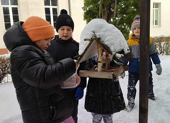 Grafika 12: Nasi uczniowie odwiedzili Ptasie Miasteczko przed szkołą