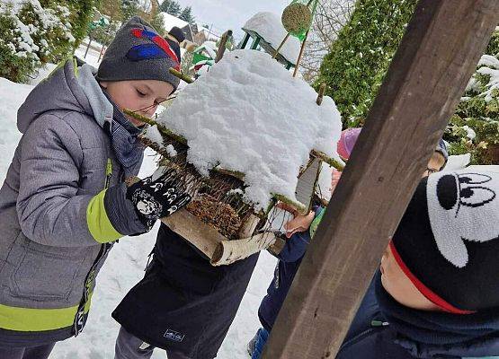 Grafika 18: Nasi uczniowie odwiedzili Ptasie Miasteczko przed szkołą