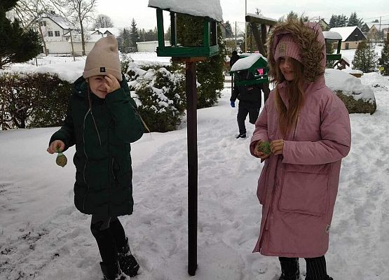 Grafika 21: Nasi uczniowie odwiedzili Ptasie Miasteczko przed szkołą