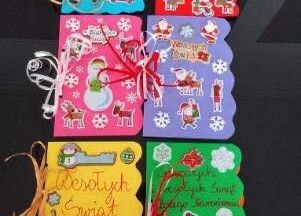 Grafika 3: Nasi uczniowie wysłali kartki świąteczne polskim kombatantom w ramach akcji "Serce za odwagę"