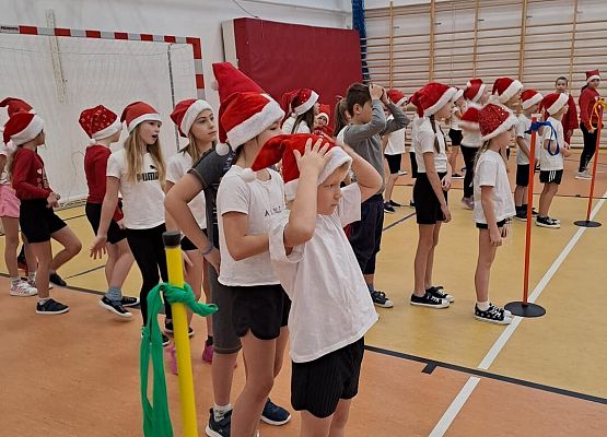 Grafika 2: Turniej Mikołajkowy klas I-III SP Wicko