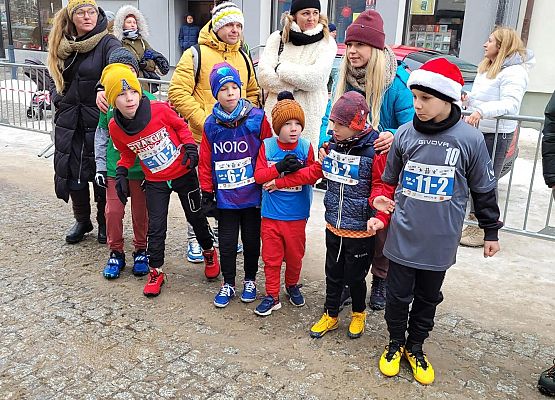 Grafika 1: Dziewczęta z Wicka na II miejscu w Biegu Mikołajkowym