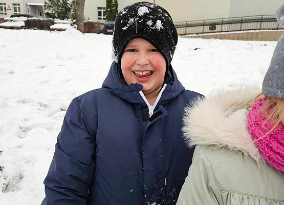 Grafika 8: Uczniowie klasy IIIA odwiedzili szkolne ptasie miasteczko