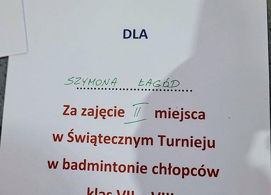 Grafika 10: Super występ naszych uczniów w świątecznym turnieju badmintona w Łebie!