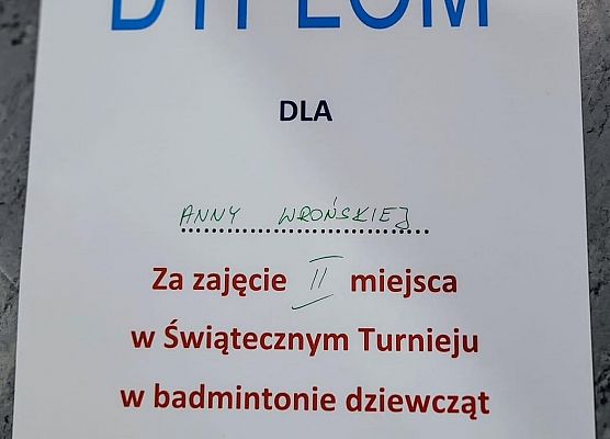 Grafika 12: Super występ naszych uczniów w świątecznym turnieju badmintona w Łebie!
