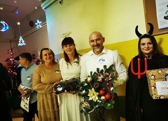 Grafika 9: Mikołajkowe Spotkanie w SP Wicko, 15 grudnia 2023
