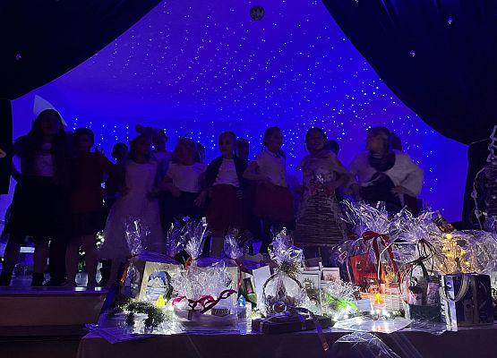 Grafika 11: Mikołajkowe Spotkanie w SP Wicko, 15 grudnia 2023