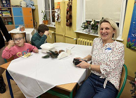 Grafika 29: Mikołajkowe Spotkanie w SP Wicko, 15 grudnia 2023