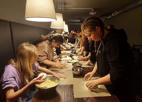 Grafika 6: Pizzę z… kręgielnią  proszę!