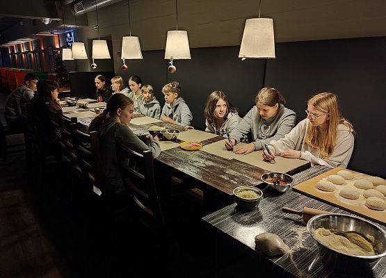 Grafika 24: Pizzę z… kręgielnią  proszę!