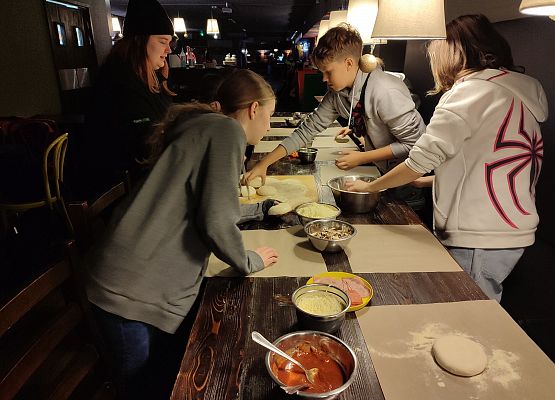 Grafika 32: Pizzę z… kręgielnią  proszę!