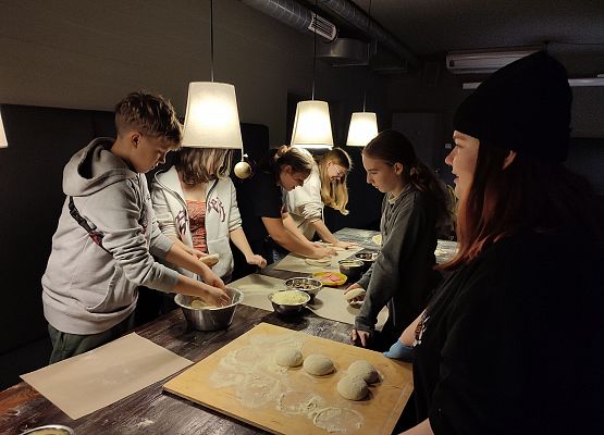 Grafika 33: Pizzę z… kręgielnią  proszę!