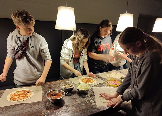 Grafika 40: Pizzę z… kręgielnią  proszę!