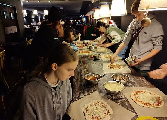 Grafika 42: Pizzę z… kręgielnią  proszę!