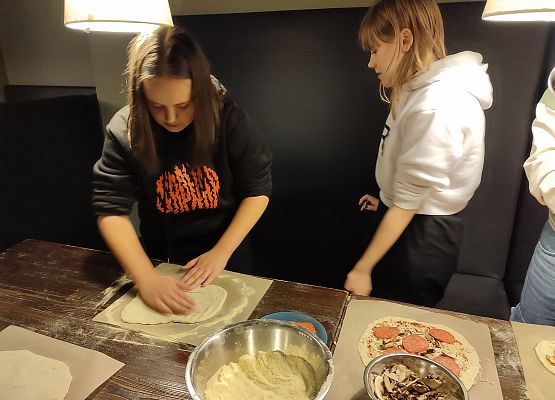 Grafika 44: Pizzę z… kręgielnią  proszę!