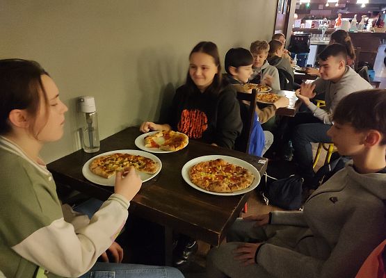 Grafika 46: Pizzę z… kręgielnią  proszę!