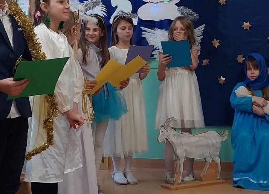 Grafika 16: Spotkanie wigilijne z Rodzicami w klasie IIIB połączone z Jasełkami oraz Mikołajem