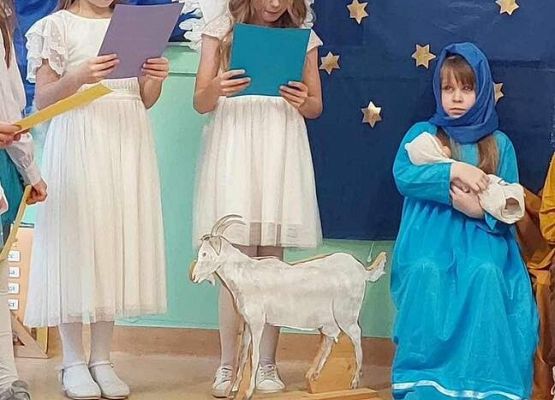 Grafika 20: Spotkanie wigilijne z Rodzicami w klasie IIIB połączone z Jasełkami oraz Mikołajem