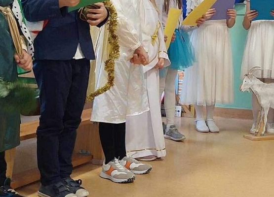 Grafika 21: Spotkanie wigilijne z Rodzicami w klasie IIIB połączone z Jasełkami oraz Mikołajem