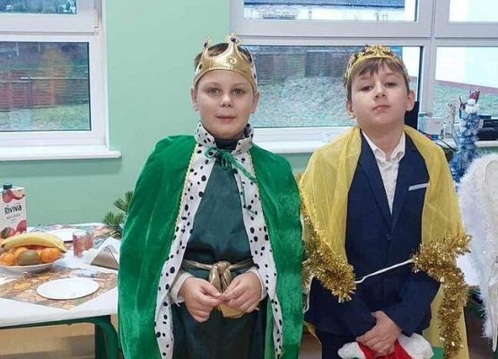 Grafika 26: Spotkanie wigilijne z Rodzicami w klasie IIIB połączone z Jasełkami oraz Mikołajem