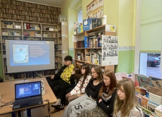 Grafika 3: Gościnne zajęcia biblioteczne dla uczniów z Maszewka w naszej szkolnej bibliotece