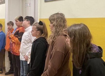 Grafika 8: Gościnne zajęcia biblioteczne dla uczniów z Maszewka w naszej szkolnej bibliotece