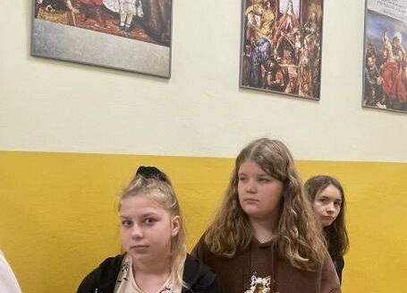 Grafika 9: Gościnne zajęcia biblioteczne dla uczniów z Maszewka w naszej szkolnej bibliotece