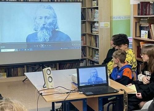 Grafika 16: Gościnne zajęcia biblioteczne dla uczniów z Maszewka w naszej szkolnej bibliotece