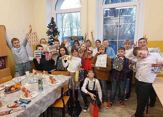 Grafika 2: Świąteczne pozdrowienia od kl. IVA