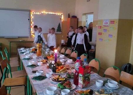 Grafika 1: Wigilia klasowa w IIIA