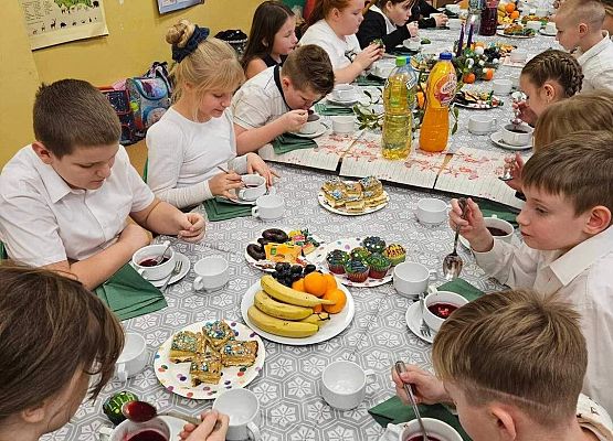 Grafika 8: Wigilia klasowa w IIIA