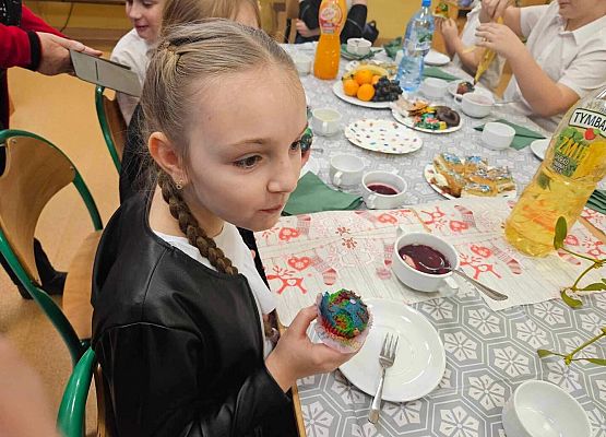 Grafika 11: Wigilia klasowa w IIIA