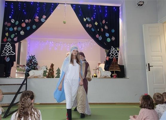 Grafika 8: Szkolne jasełka