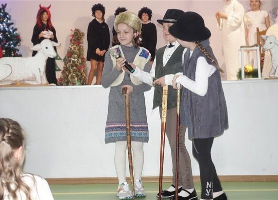 Grafika 18: Szkolne jasełka