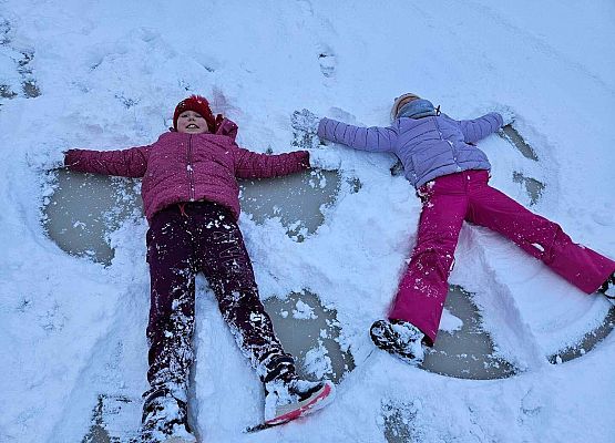 Grafika 14: Lekcja w-f klasy IIIA na śniegu