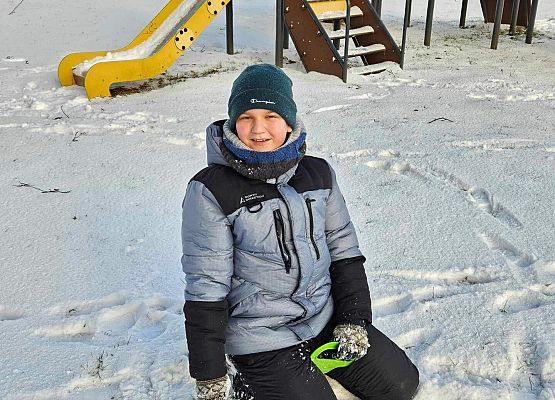 Grafika 26: Lekcja w-f klasy IIIA na śniegu