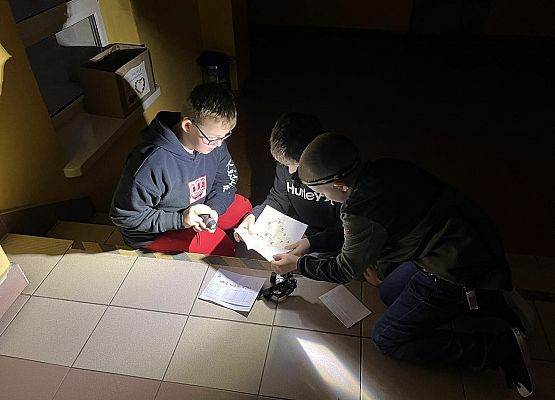 Grafika 8: Zimowa nocka w szkole z klasą IVB