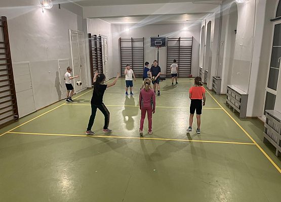 Grafika 16: Zimowa nocka w szkole z klasą IVB