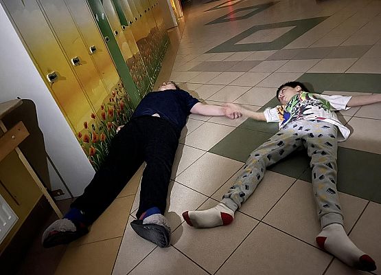 Grafika 17: Zimowa nocka w szkole z klasą IVB